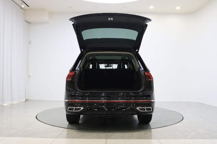 Used Volkswagen Tiguan L 2022 330TSI Automatic Two-Wheel Drive R-Line Enhanced Edition Trunk