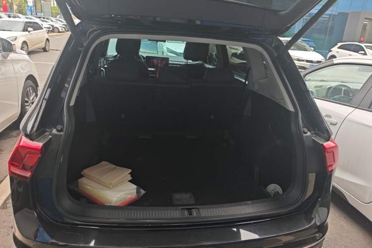 Used Volkswagen Tiguan L 2022 330TSI Automatic Two-Wheel Drive Smart Edition Trunk