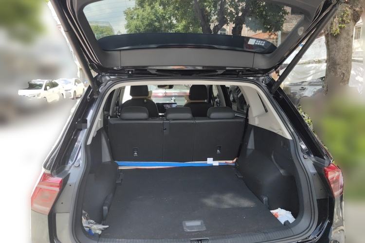 Used Volkswagen Tiguan L 2022 330TSI Automatic Two-Wheel Drive R-Line Flagship Edition Trunk