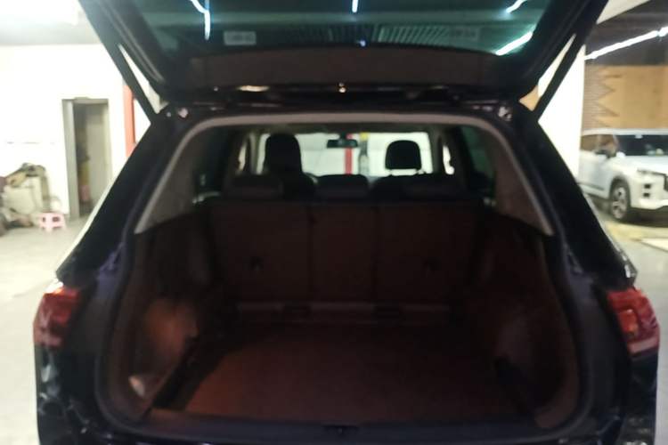 Used Volkswagen Tiguan L 2022 330TSI Automatic Two-Wheel Drive Smart Edition Trunk
