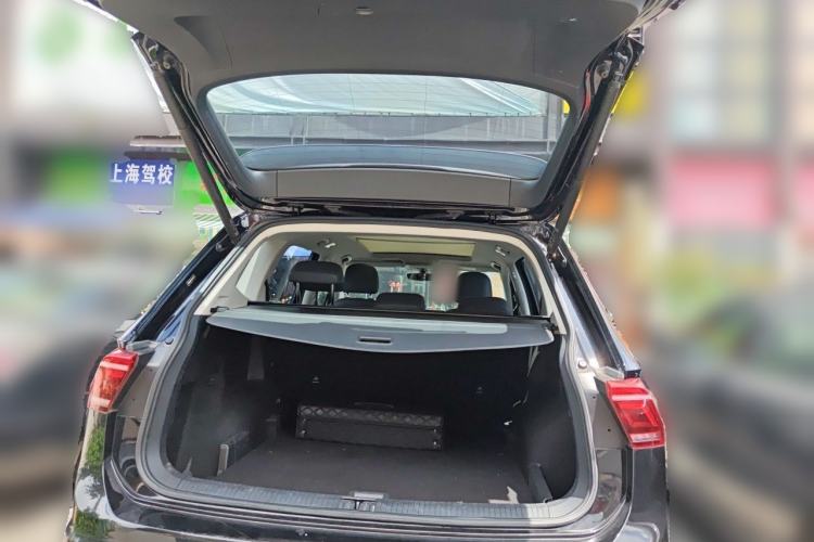Used Volkswagen Tiguan L 2022 330TSI Automatic Two-Wheel Drive R-Line Enhanced Edition Trunk