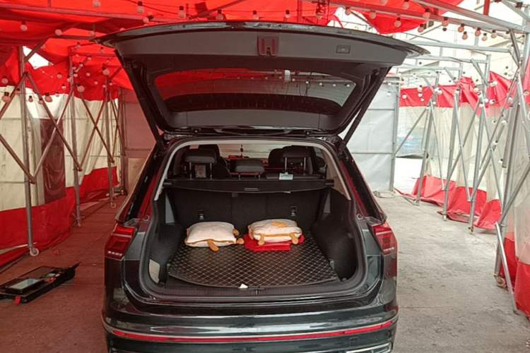 Used Volkswagen Tiguan L 2022 330TSI Automatic Two-Wheel Drive R-Line Enhanced Edition Trunk