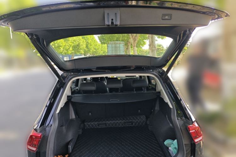 Used Volkswagen Tiguan L 2022 330TSI Automatic Two-Wheel Drive Smart Edition Trunk