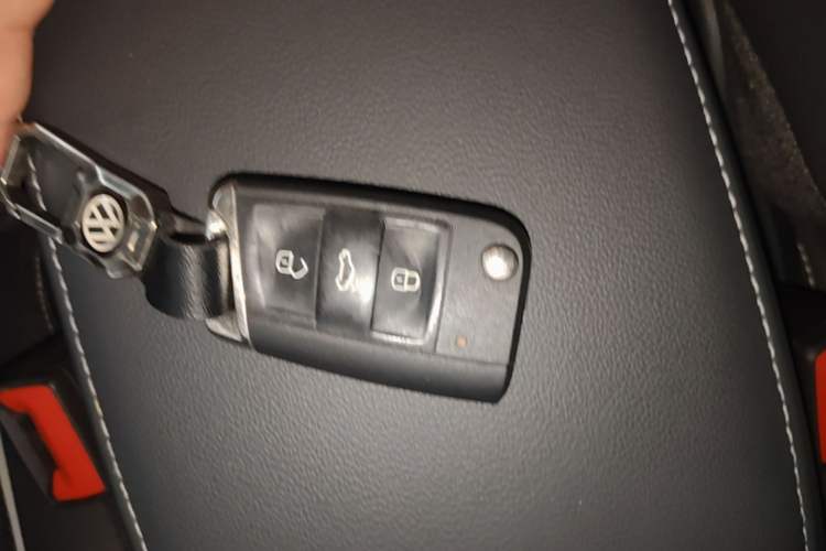 Used Volkswagen Tiguan L 2022 330TSI Automatic Two-Wheel Drive R-Line Enhanced Edition Vehicle Key