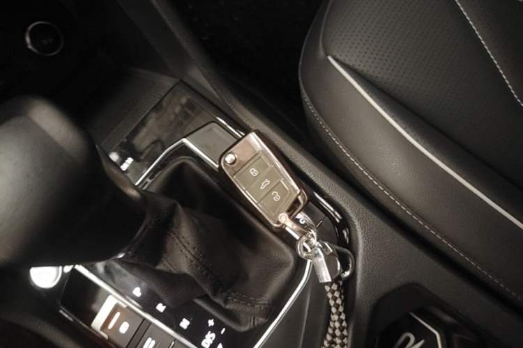 Used Volkswagen Tiguan L 2022 330TSI Automatic Two-Wheel Drive R-Line Enhanced Edition Vehicle Key
