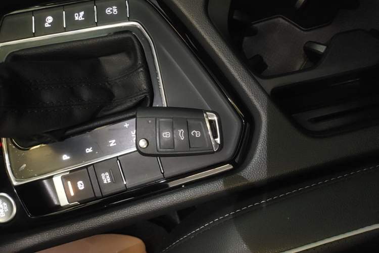 Used Volkswagen Tiguan L 2022 330TSI Automatic Two-Wheel Drive R-Line Enhanced Edition Vehicle Key