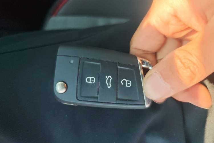 Used Volkswagen Tiguan L 2022 330TSI Automatic Two-Wheel Drive R-Line Flagship Edition Vehicle Key
