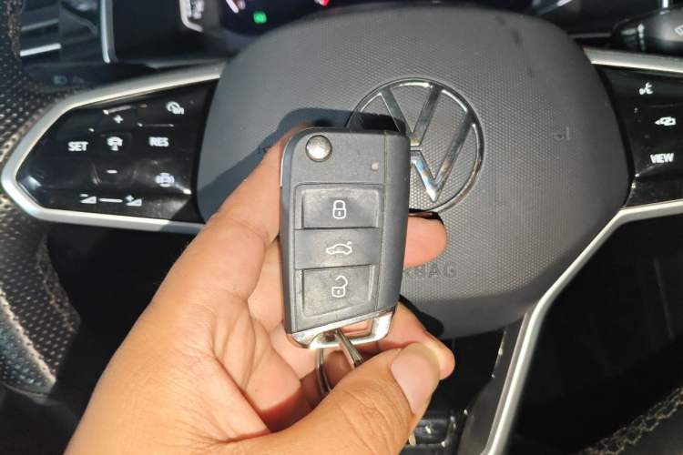 Used Volkswagen Tiguan L 2022 330TSI Automatic Two-Wheel Drive R-Line Enhanced Edition Vehicle Key