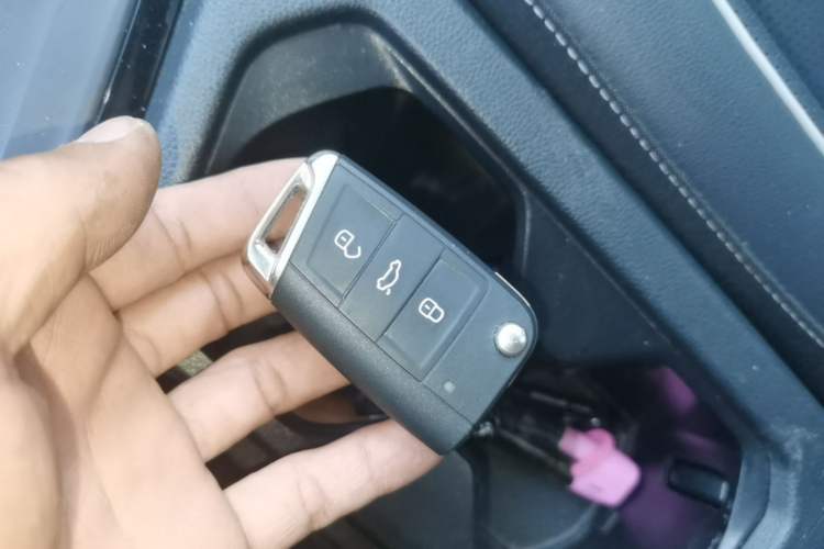 Used Volkswagen Tiguan L 2022 330TSI Automatic Two-Wheel Drive R-Line Enhanced Edition Vehicle Key