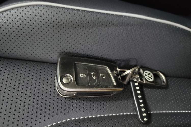 Used Volkswagen Tiguan L 2022 330TSI Automatic Two-Wheel Drive R-Line Enhanced Edition Vehicle Key