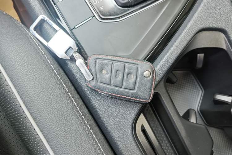 Used Volkswagen Tiguan L 2022 330TSI Automatic Two-Wheel Drive R-Line Enhanced Edition Vehicle Key
