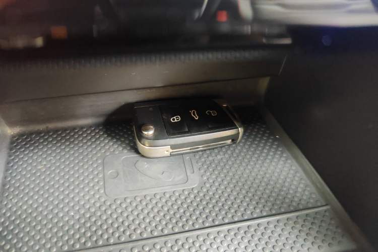 Used Volkswagen Tiguan L 2022 330TSI Automatic Two-Wheel Drive R-Line Enhanced Edition Vehicle Key