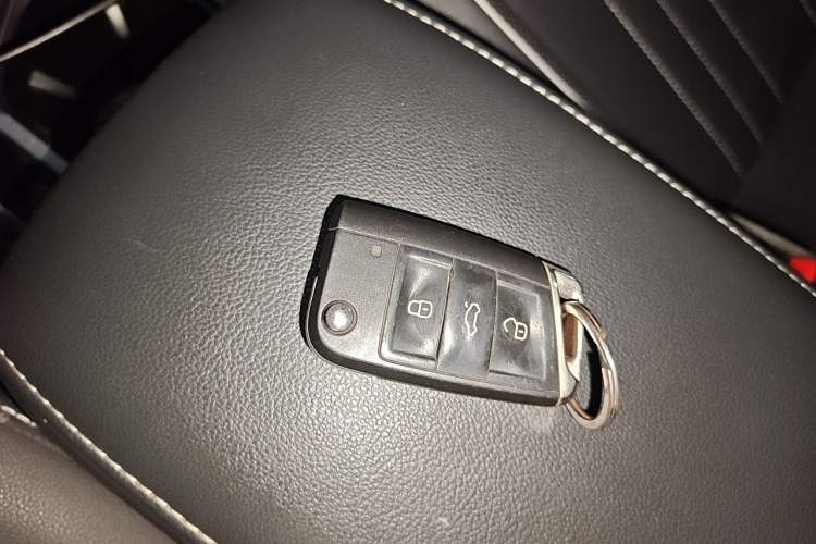 Used Volkswagen Tiguan L 2022 330TSI Automatic Two-Wheel Drive R-Line Enhanced Edition Vehicle Key