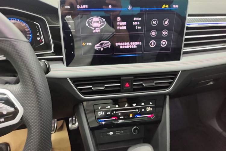 Used Volkswagen Tiguan L 2022 330TSI Automatic Two-Wheel Drive R-Line Flagship Edition Audio And AC Panel