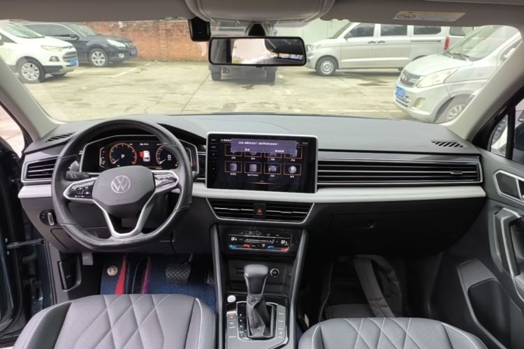 Used Volkswagen Tiguan L 2022 330TSI Automatic Two-Wheel Drive Smart Edition Center Console