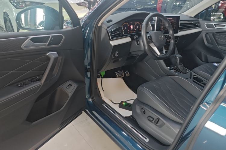 Used Volkswagen Tiguan L 2022 330TSI Automatic Two-Wheel Drive R-Line Enhanced Edition Driver Seat