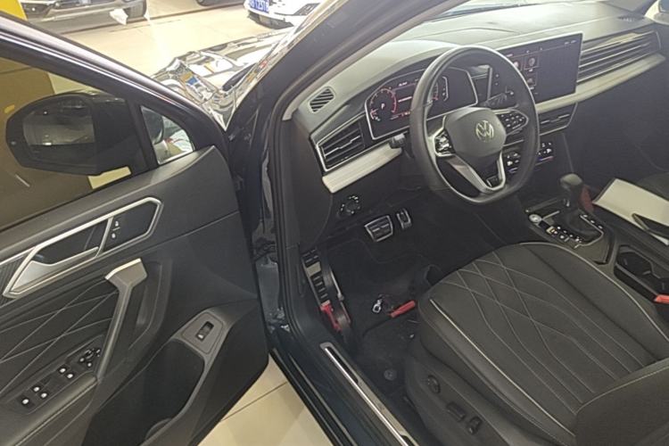 Used Volkswagen Tiguan L 2022 330TSI Automatic Two-Wheel Drive R-Line Enhanced Edition Driver Seat