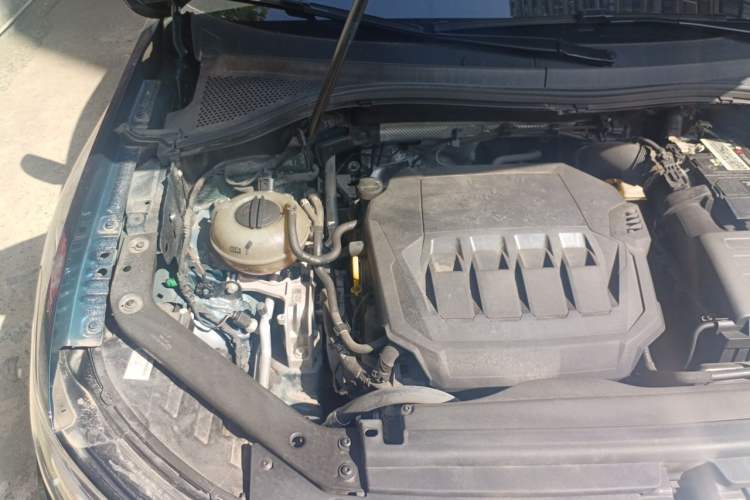 Used Volkswagen Tiguan L 2022 330TSI Automatic Two-Wheel Drive R-Line Enhanced Edition Engine Bay Right