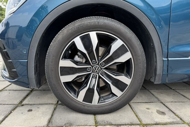 Used Volkswagen Tiguan L 2022 330TSI Automatic Two-Wheel Drive R-Line Enhanced Edition Exterior 2