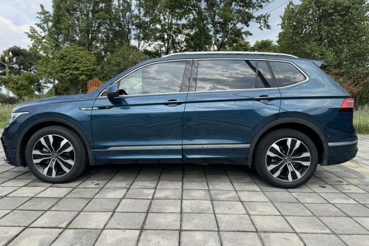 Used Volkswagen Tiguan L 2022 330TSI Automatic Two-Wheel Drive R-Line Enhanced Edition Exterior 3