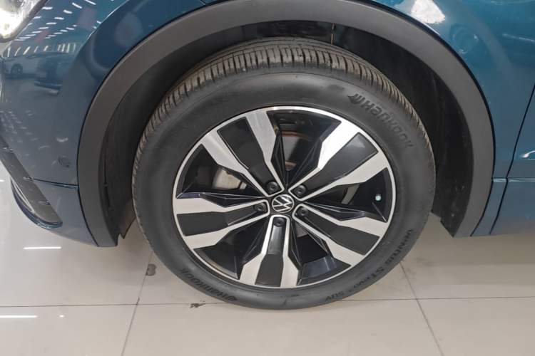 Used Volkswagen Tiguan L 2022 330TSI Automatic Two-Wheel Drive R-Line Enhanced Edition Exterior 4