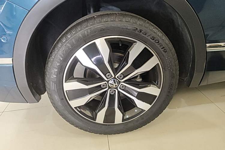 Used Volkswagen Tiguan L 2022 330TSI Automatic Two-Wheel Drive R-Line Enhanced Edition Exterior 5