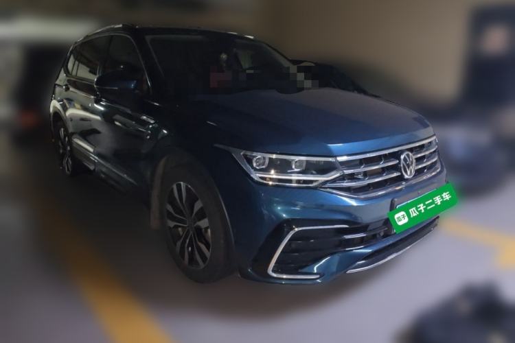 Used Volkswagen Tiguan L 2022 330TSI Automatic Two-Wheel Drive R-Line Enhanced Edition Front Right 45 Deg