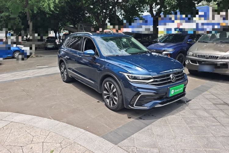Used Volkswagen Tiguan L 2022 330TSI Automatic Two-Wheel Drive R-Line Enhanced Edition Front Right 45 Deg