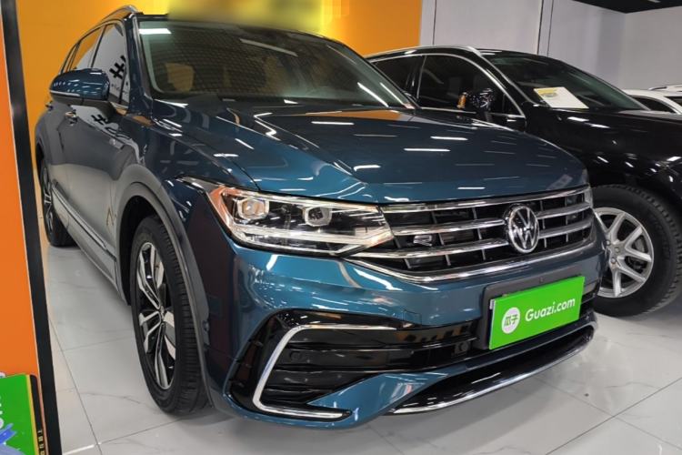 Used Volkswagen Tiguan L 2022 330TSI Automatic Two-Wheel Drive R-Line Enhanced Edition Front Right 45 Deg