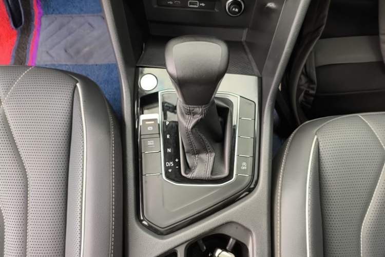 Used Volkswagen Tiguan L 2022 330TSI Automatic Two-Wheel Drive Smart Edition Gear Lever