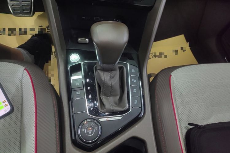 Used Volkswagen Tiguan L 2022 380TSI Automatic All-Wheel Drive R-Line Flagship 7-Seater Gear Lever