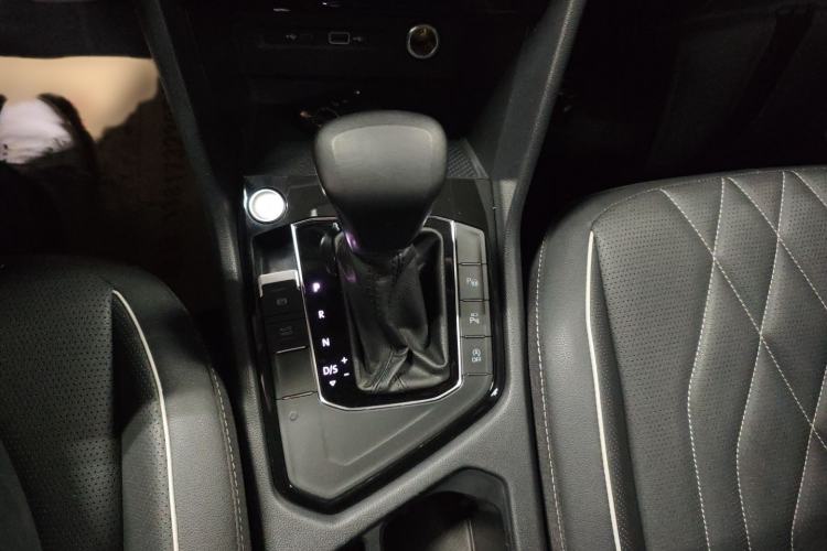 Used Volkswagen Tiguan L 2022 330TSI Automatic Two-Wheel Drive R-Line Enhanced Edition Gear Lever