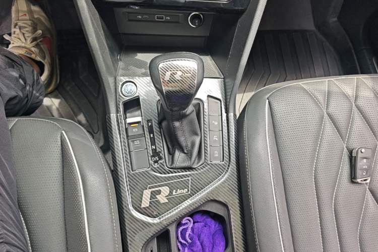 Used Volkswagen Tiguan L 2022 330TSI Automatic Two-Wheel Drive R-Line Enhanced Edition Gear Lever