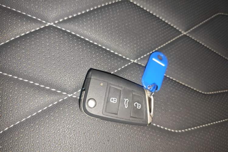 Used Volkswagen Tiguan L 2022 330TSI Automatic Two-Wheel Drive R-Line Enhanced Edition Interior 1