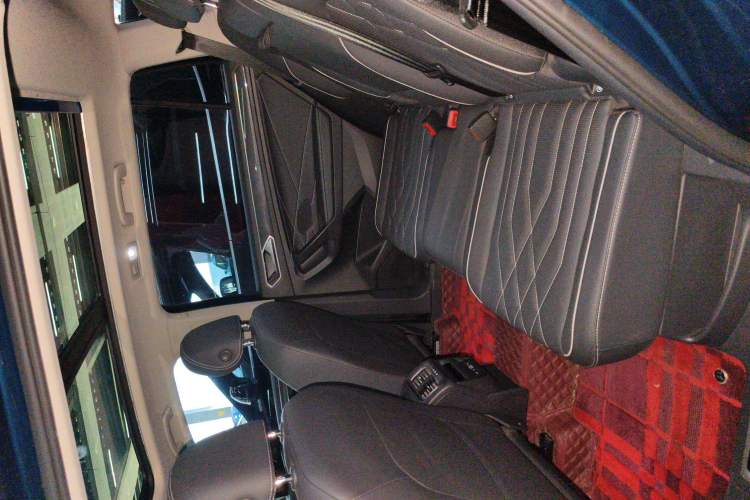 Used Volkswagen Tiguan L 2022 330TSI Automatic Two-Wheel Drive R-Line Enhanced Edition Interior 3