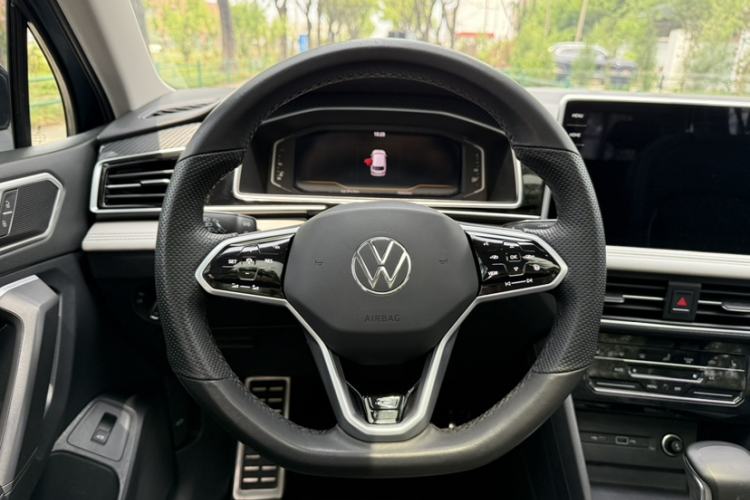Used Volkswagen Tiguan L 2022 330TSI Automatic Two-Wheel Drive R-Line Enhanced Edition Interior 5