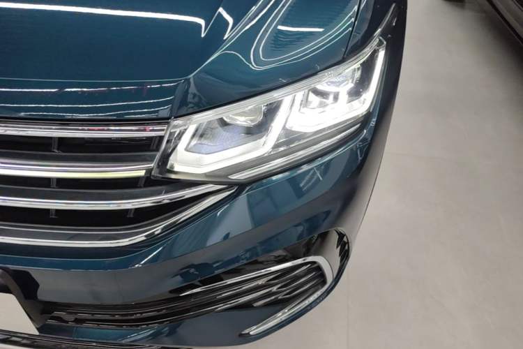 Used Volkswagen Tiguan L 2022 330TSI Automatic Two-Wheel Drive R-Line Flagship Edition Left Front Headlight