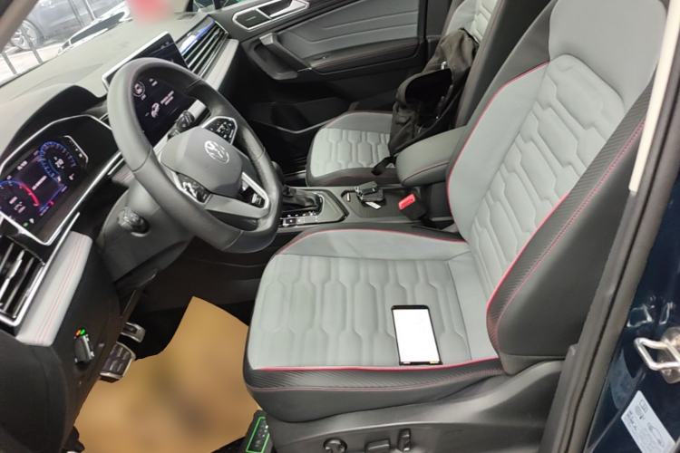 Used Volkswagen Tiguan L 2022 330TSI Automatic Two-Wheel Drive R-Line Flagship Edition Left Front Seat
