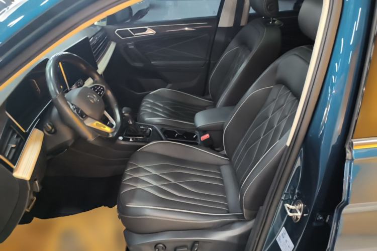 Used Volkswagen Tiguan L 2022 330TSI Automatic Two-Wheel Drive R-Line Enhanced Edition Left Front Seat