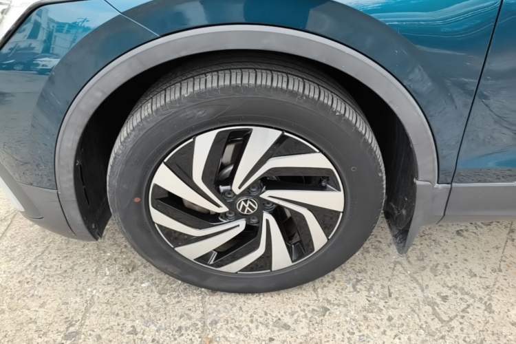 Used Volkswagen Tiguan L 2022 330TSI Automatic Two-Wheel Drive Smart Edition Left Front Wheel Hub
