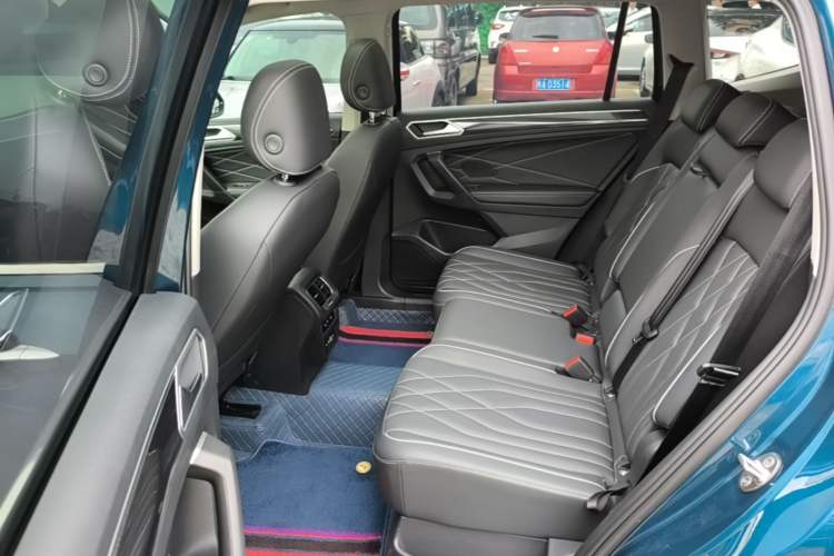 Used Volkswagen Tiguan L 2022 330TSI Automatic Two-Wheel Drive Smart Edition Left Rear Seat