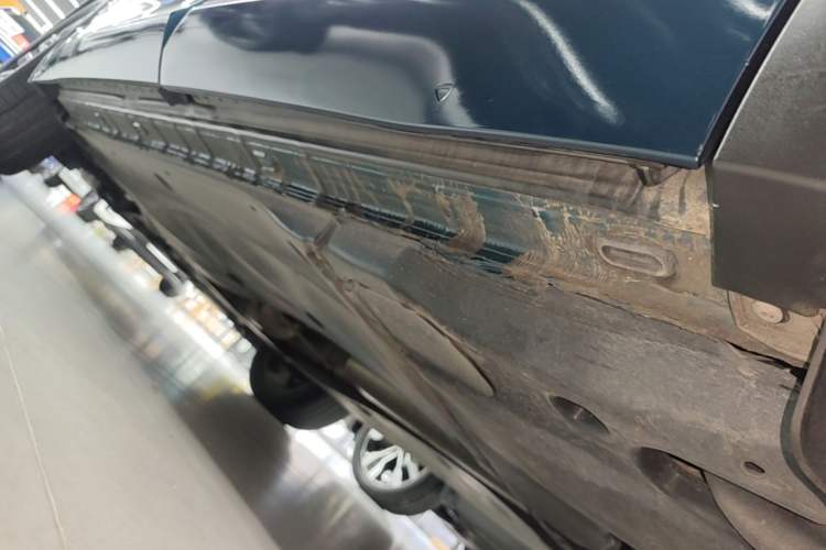 Used Volkswagen Tiguan L 2022 330TSI Automatic Two-Wheel Drive R-Line Flagship Edition Left Side Sill