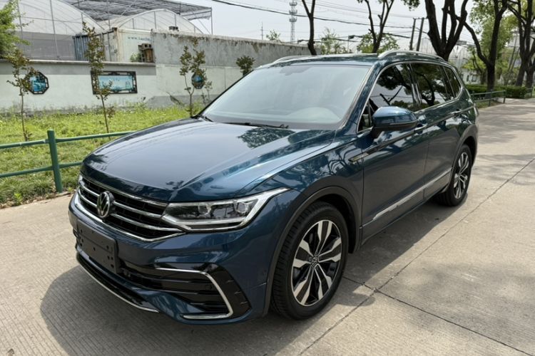 Used Volkswagen Tiguan L 2022 330TSI Automatic Two-Wheel Drive R-Line Enhanced Edition Guazi used car, China used car export, Used car for sale, Used Volkswagen cars, Cheapest cars for sale