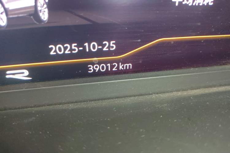 Used Volkswagen Tiguan L 2022 330TSI Automatic Two-Wheel Drive R-Line Enhanced Edition Odometer Close Up