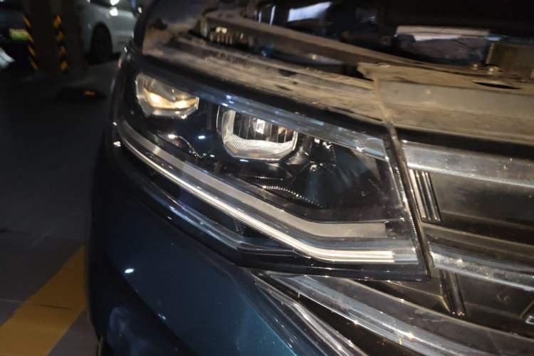 Used Volkswagen Tiguan L 2022 330TSI Automatic Two-Wheel Drive R-Line Enhanced Edition Right Front Headlight