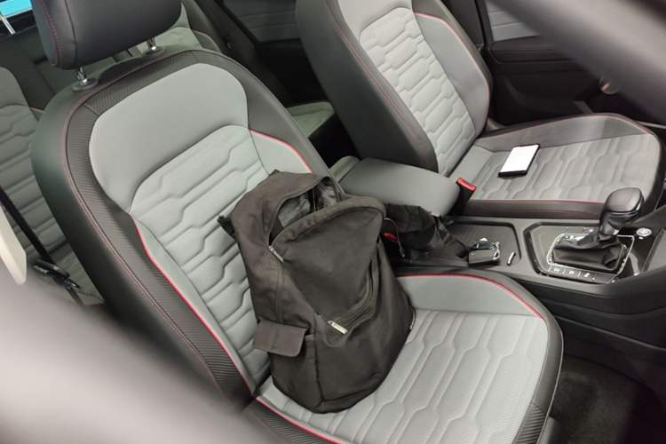Used Volkswagen Tiguan L 2022 330TSI Automatic Two-Wheel Drive R-Line Flagship Edition Right Front Seat