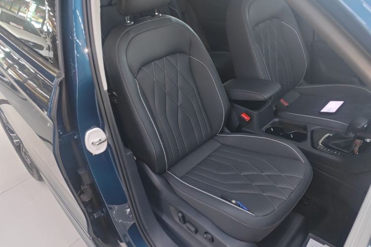 Used Volkswagen Tiguan L 2022 330TSI Automatic Two-Wheel Drive R-Line Enhanced Edition Right Front Seat