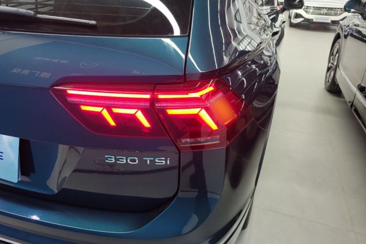 Used Volkswagen Tiguan L 2022 330TSI Automatic Two-Wheel Drive R-Line Flagship Edition Right Rear Taillight