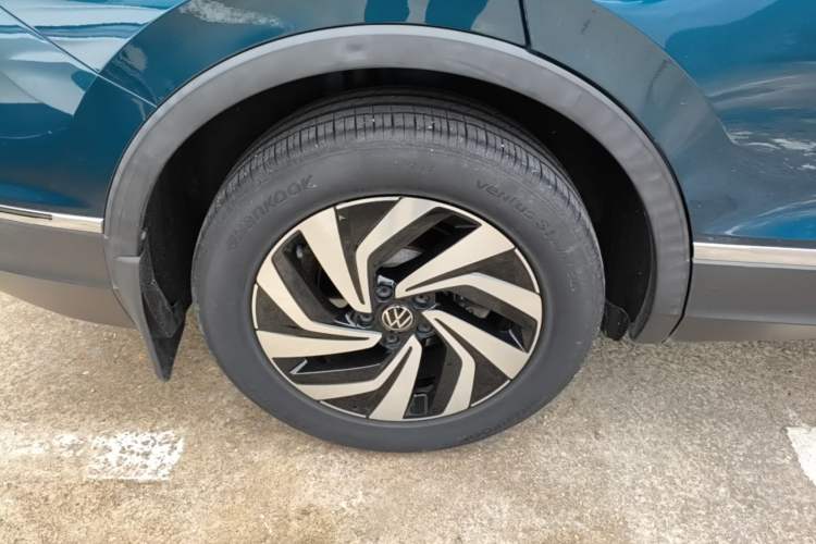 Used Volkswagen Tiguan L 2022 330TSI Automatic Two-Wheel Drive Smart Edition Right Rear Wheel Hub