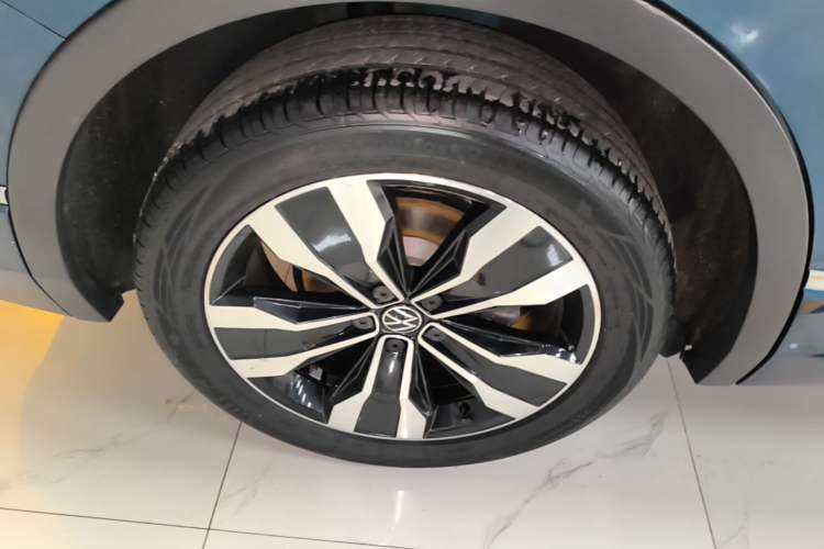 Used Volkswagen Tiguan L 2022 330TSI Automatic Two-Wheel Drive R-Line Enhanced Edition Right Rear Wheel Hub